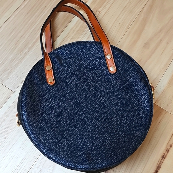 Mudd Round purse Crossbody Black Tan - Picture 3 of 10